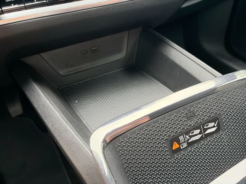 Used 2025 Gray Chevrolet RS image 20