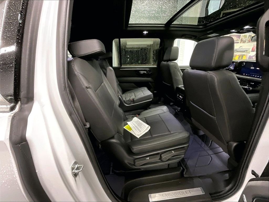 Used 2025 White Chevrolet LT image 16