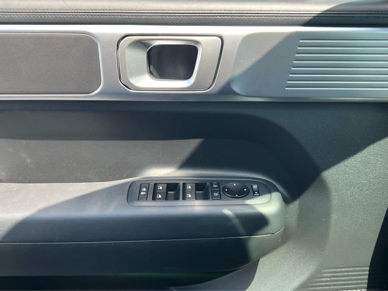 New 2026 Shimmering Silver Hyundai SE image 30