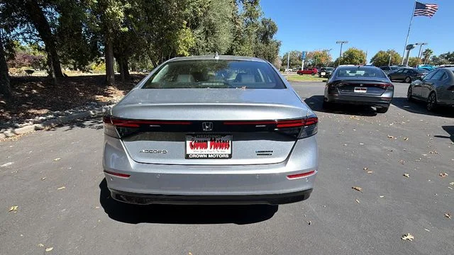 New 2026 Solar Silver Metallic Honda Touring Hybrid image 5