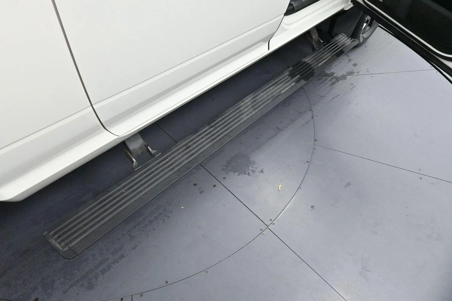 Used 2022 Pearl White Ram Limited image 9