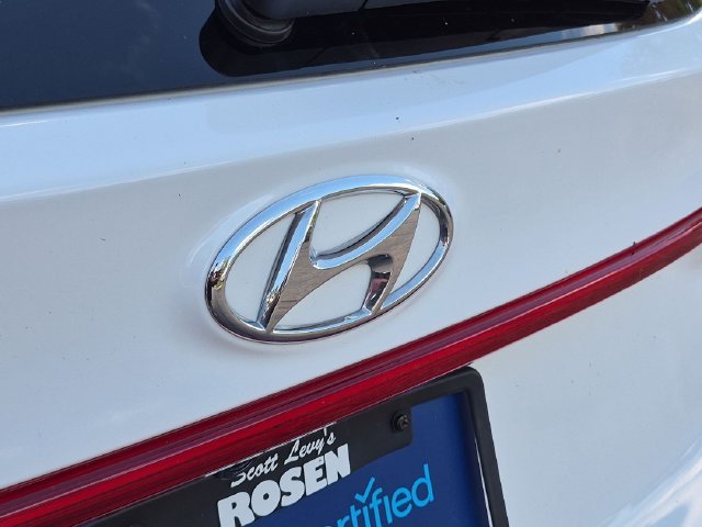 Used 2023 White Hyundai SEL image 28