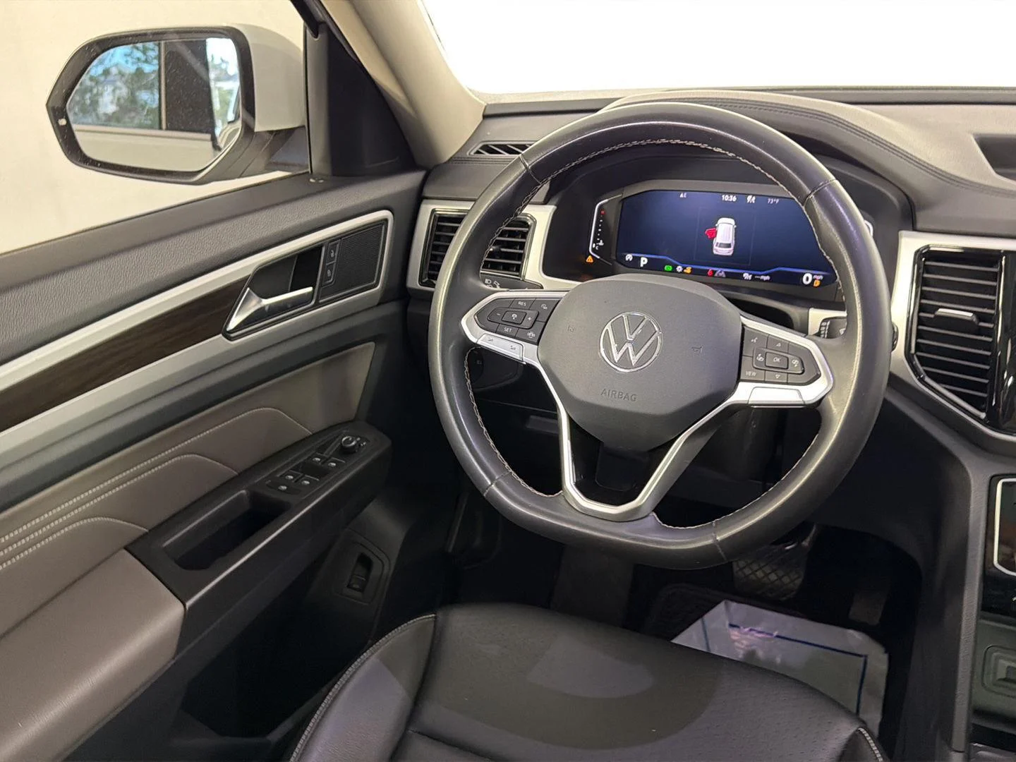 Used 2023 Pure White Volkswagen 3.6L V6 SE w/Technology image 17