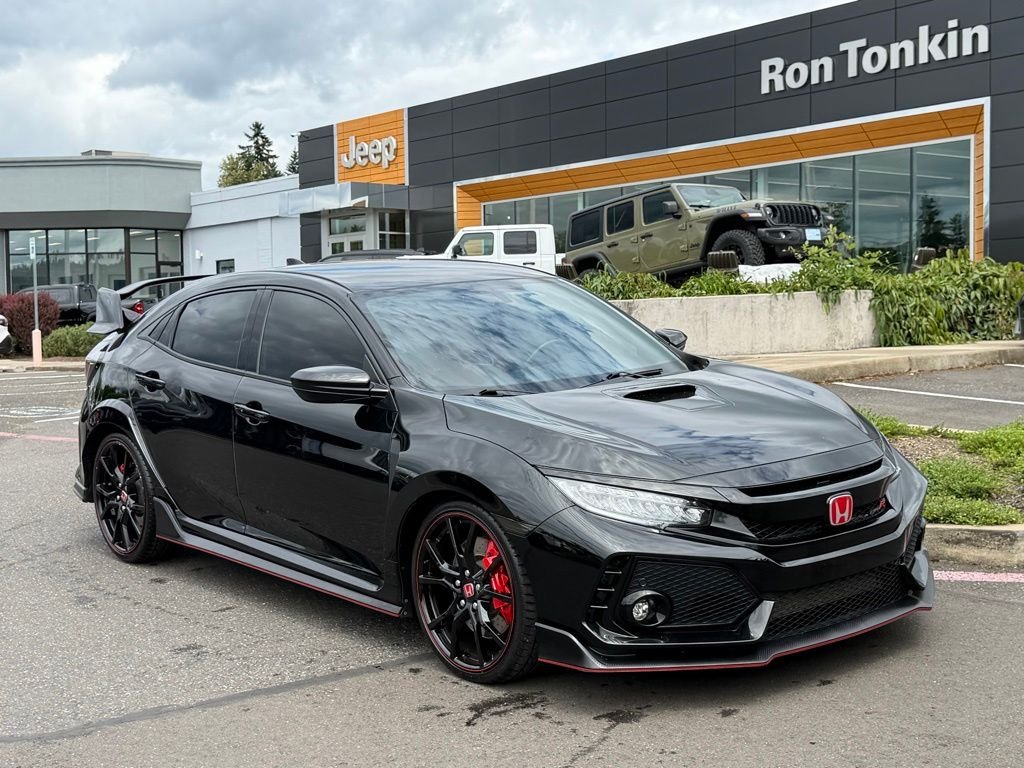 Used 2019 Crystal Black Pearl Honda Touring image 1