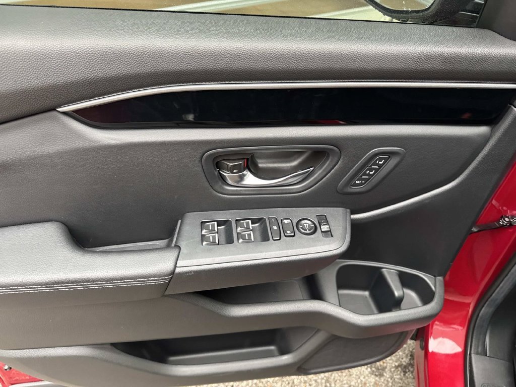 Used 2025 Red Honda Touring image 19