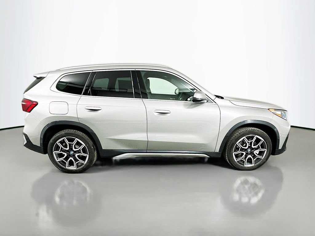 Used 2026 Space Silver Metallic BMW xDrive28i image 4