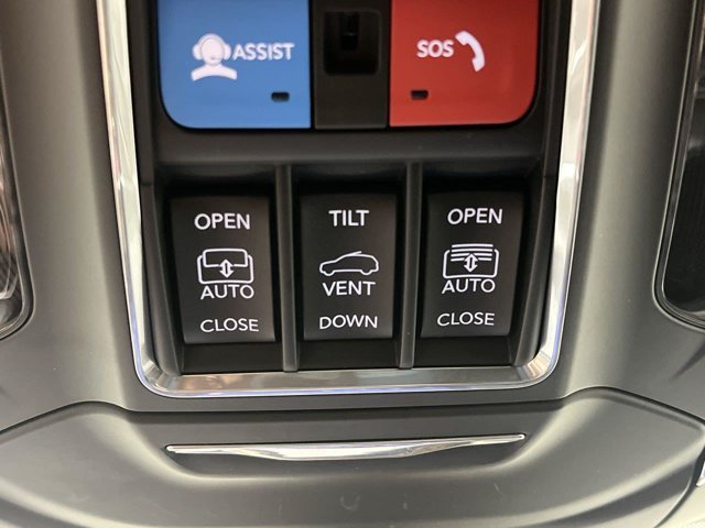Used 2023 Silver Zynith Jeep 4X4 image 32