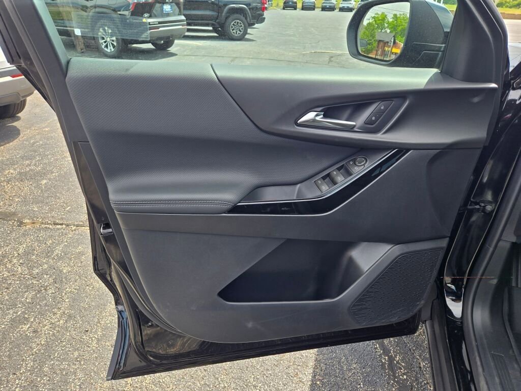 New 2026 Mosaic Black Metallic Chevrolet LT image 15