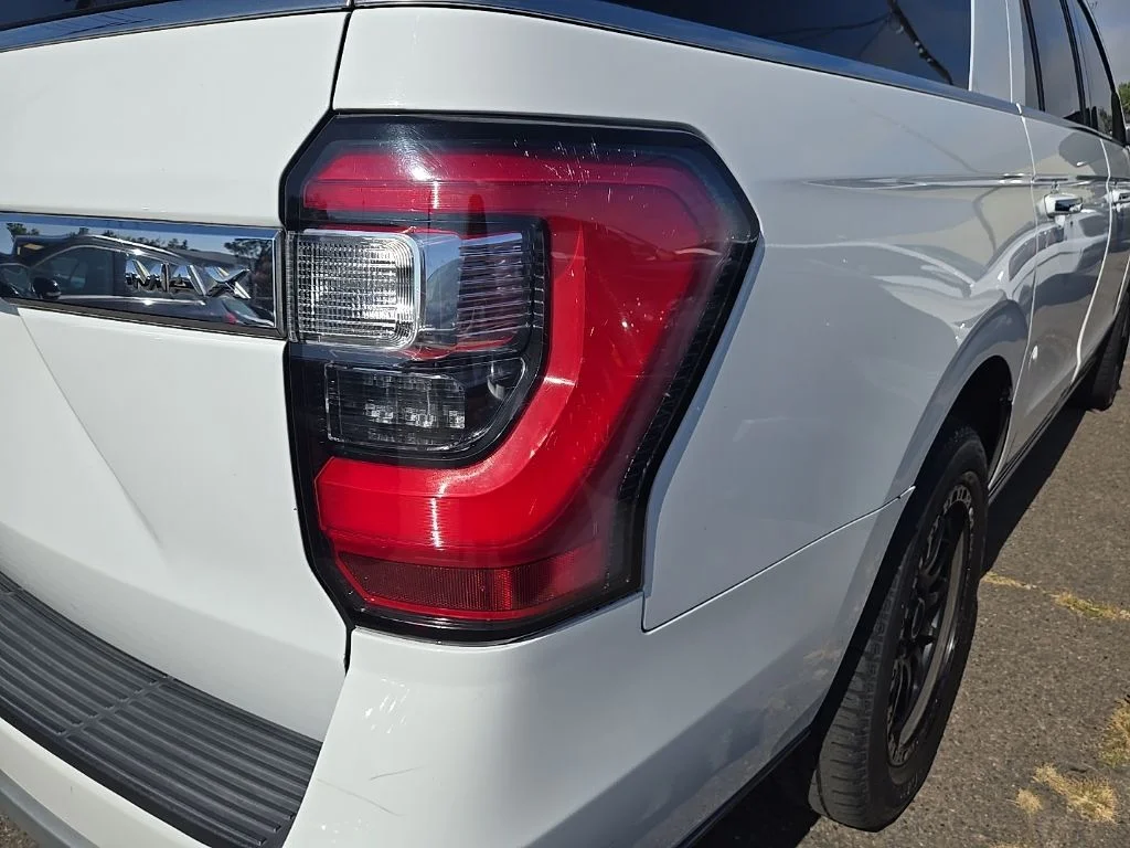 Used 2018 White Ford Limited image 8