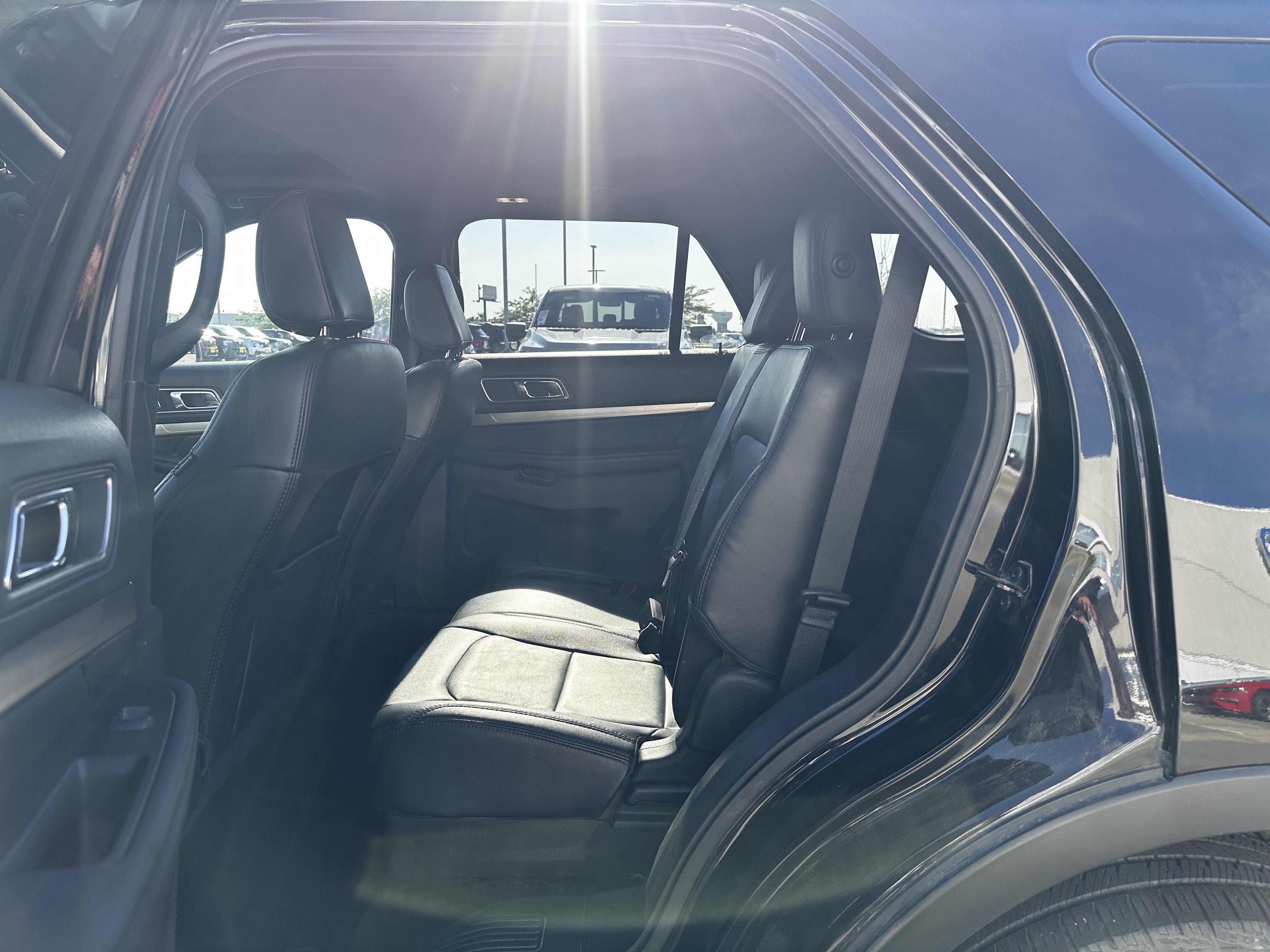 Used 2018 Shadow Black Ford XLT image 9
