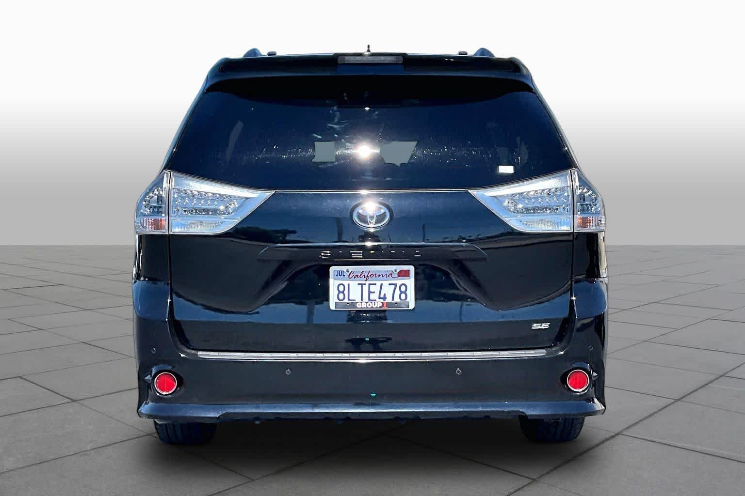 Pre-Owned 2019 Toyota Sienna SE