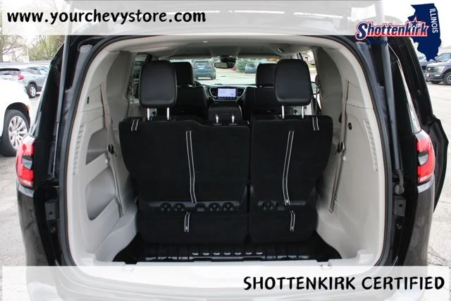 Used 2024 Black Chrysler Touring L image 18