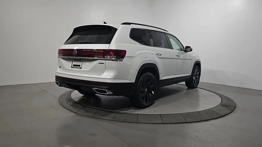 New 2026 White/off-white Volkswagen 2.0T SE w/Technology image 5