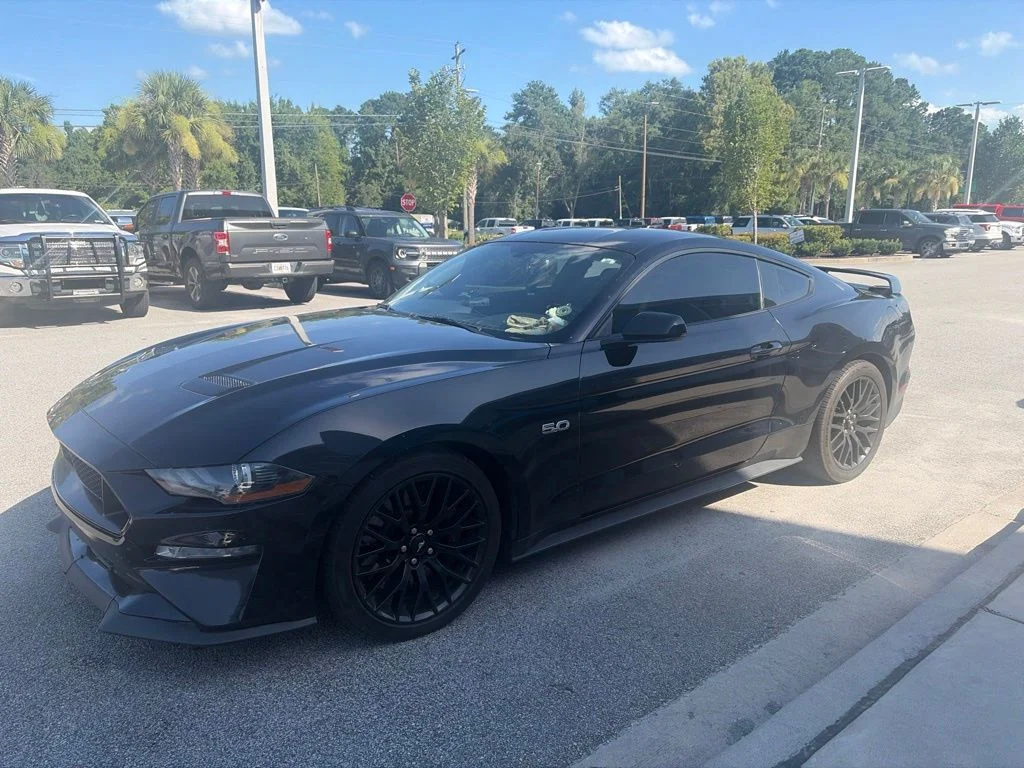 Used 2019 Black Ford GT image 2