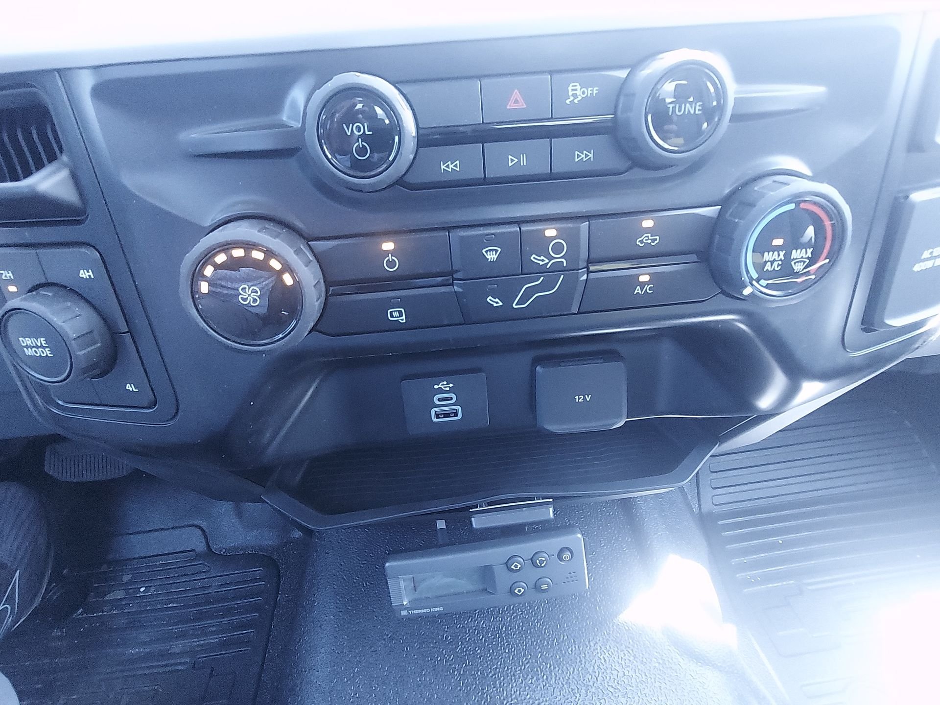 New 2026 Oxford White Ford F-450® XL image 11