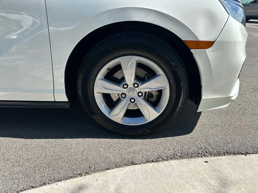 Used 2019  Honda EX-L image 18