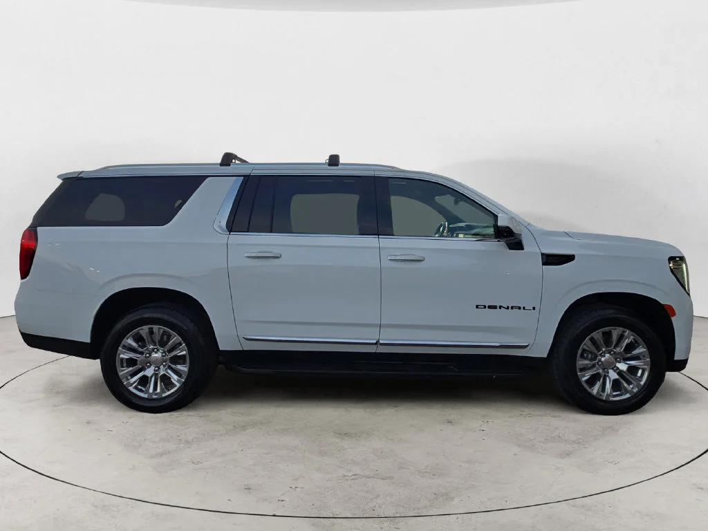 Used 2024 Summit White GMC Denali image 7