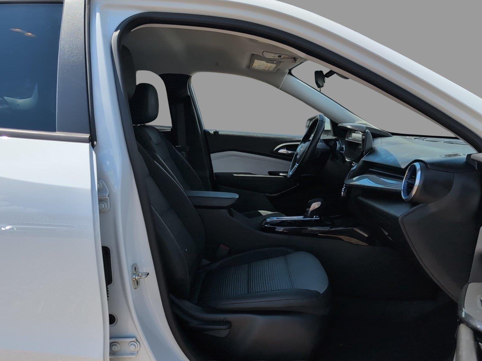 Used 2025 Summit White Chevrolet LT image 17