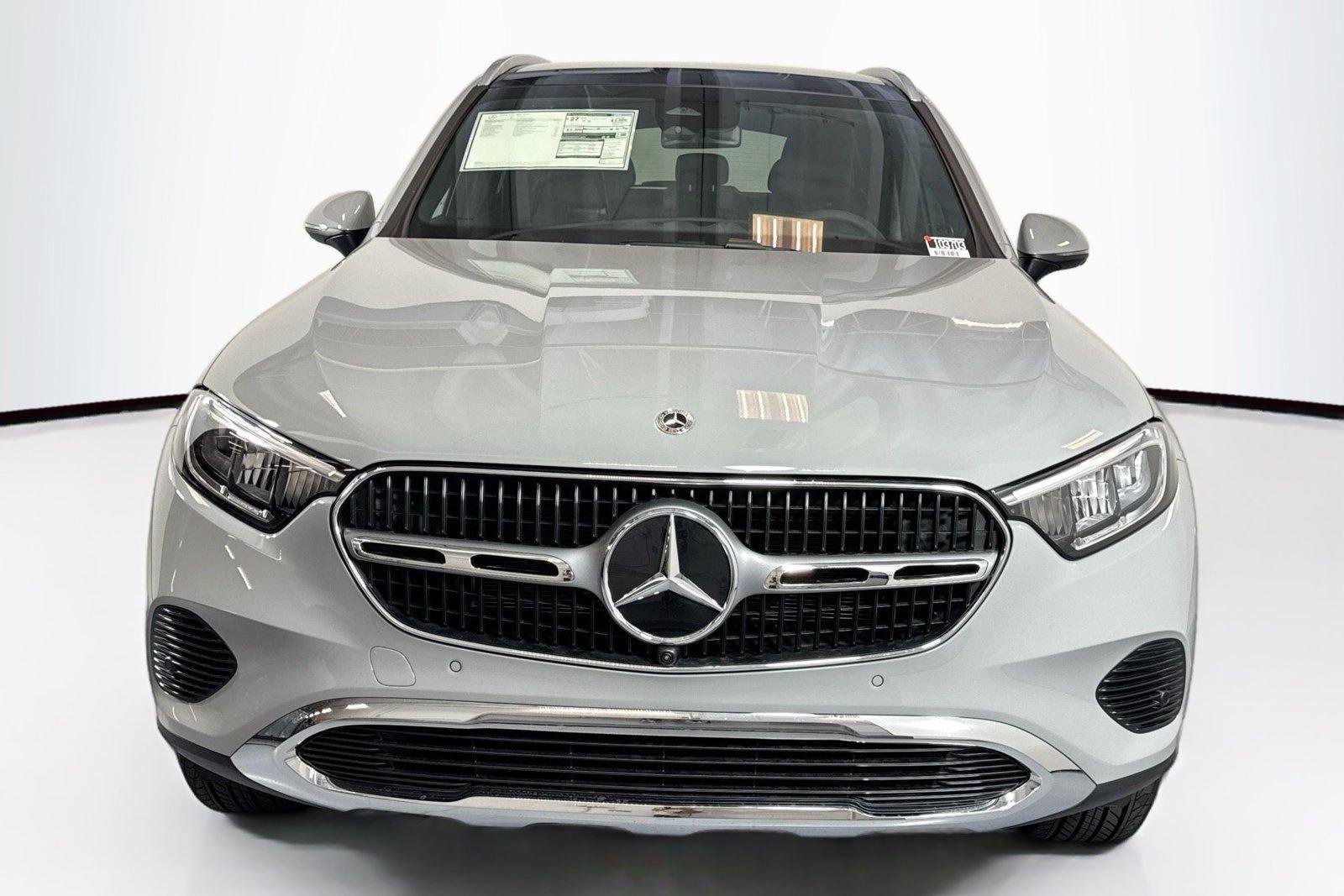 New 2026 Manufaktur Alpine Grey Mercedes-Benz GLC 300 image 2