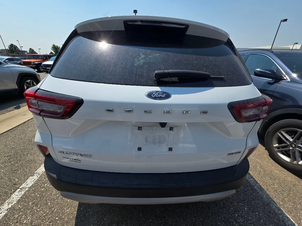 Used 2023 Oxford White Ford Active image 4