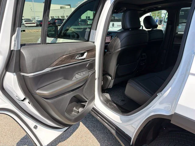 New 2026 White Jeep  image 10