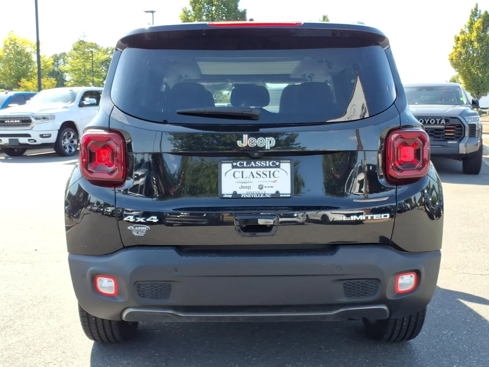 Used 2023 Black Clearcoat Jeep Limited image 17