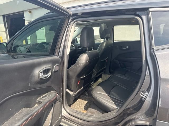 Used 2018 Granite Crystal Metallic Clearcoat Jeep Trailhawk image 8