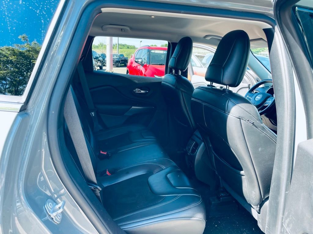 Used 2019 Sting-gray Clearc Jeep Latitude Plus image 22