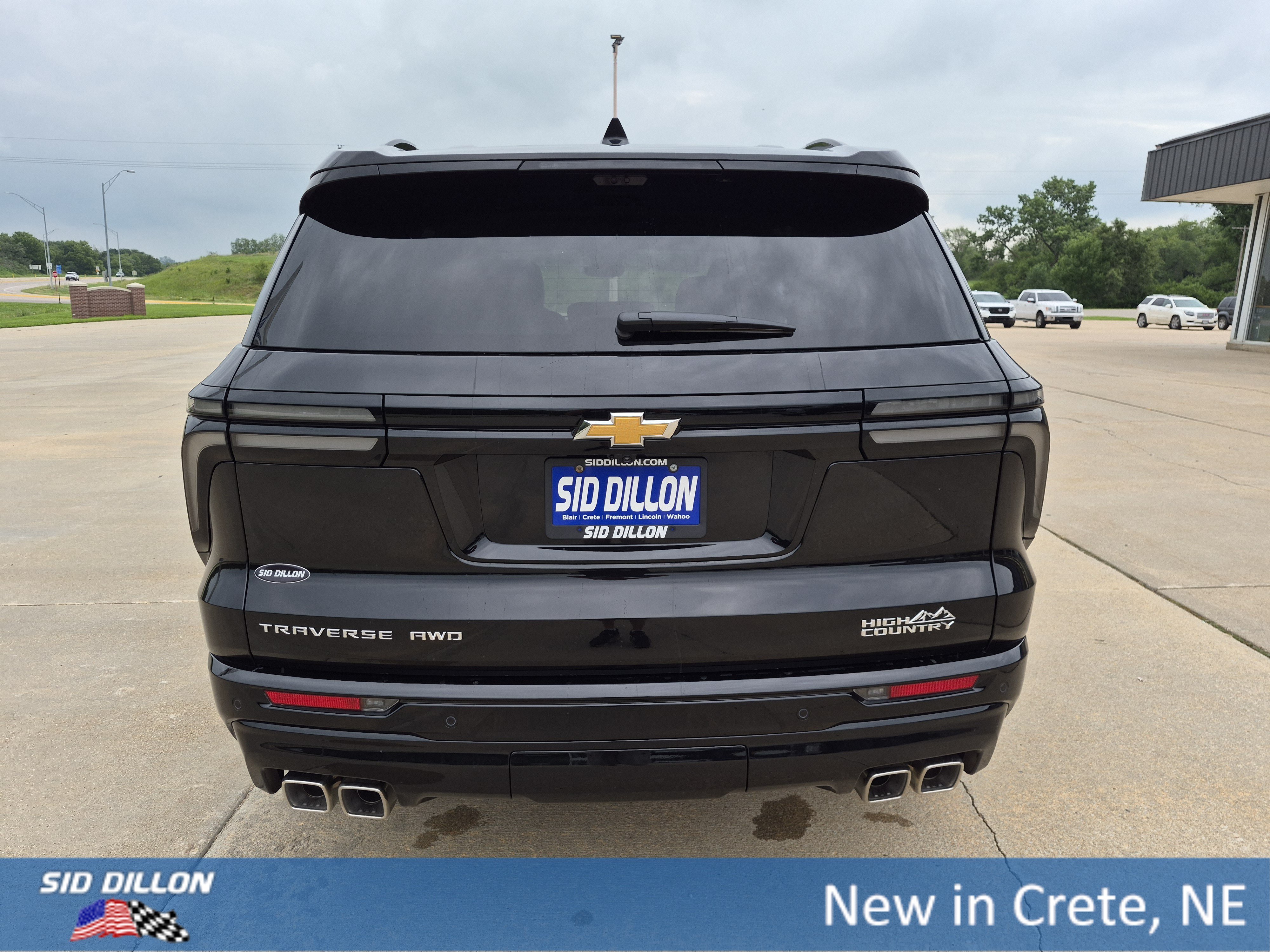 New 2026 Mosaic Black Metallic Chevrolet High Country image 16