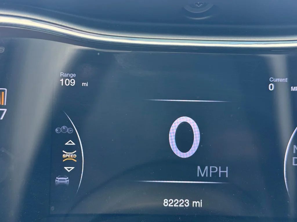 Used 2020 White Jeep Altitude image 17