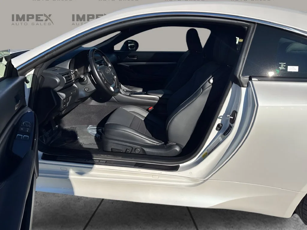 Used 2020 White Lexus 300 image 29
