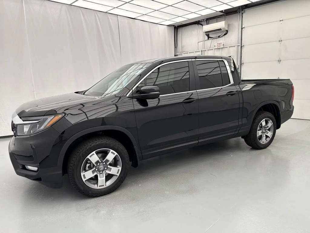 New 2026 Crystal Black Pearl Honda RTL image 3