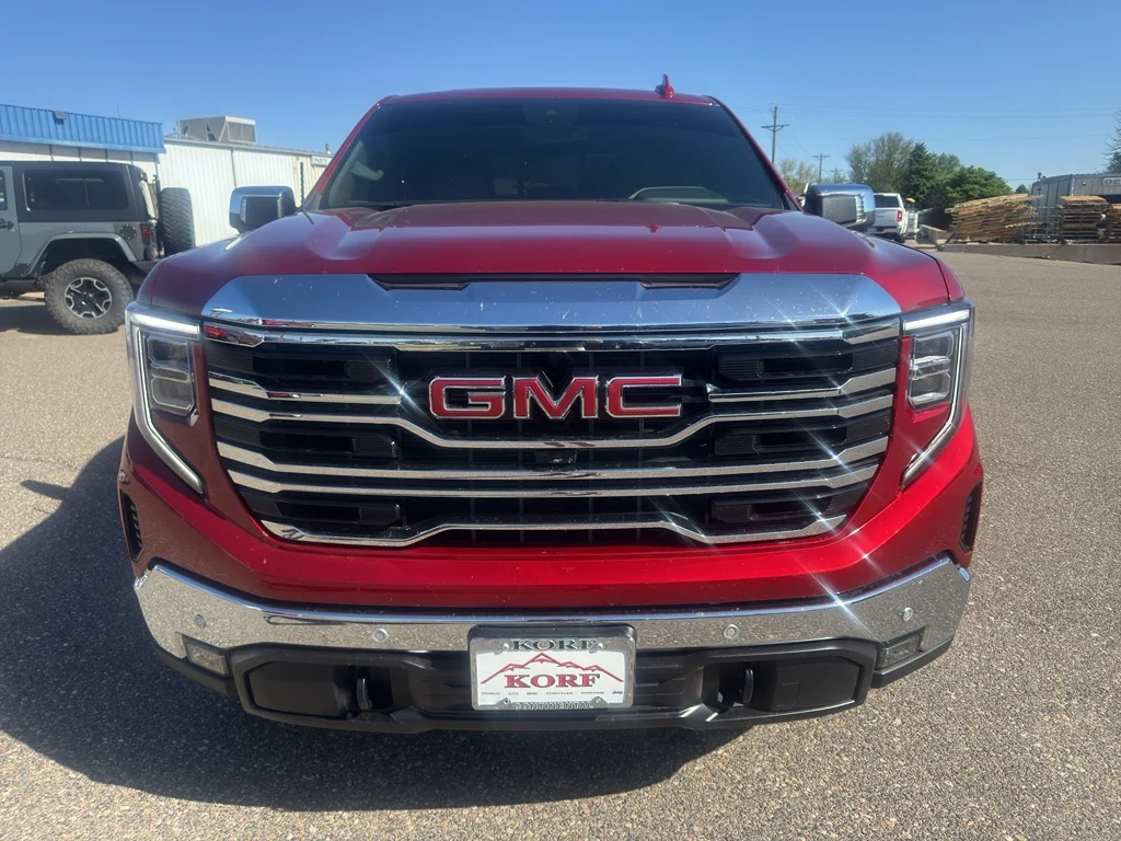Used 2025 Volcanic Red Tintcoat GMC SLT image 3