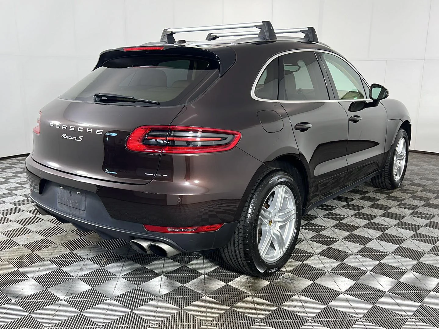 Used 2016  Porsche S image 19
