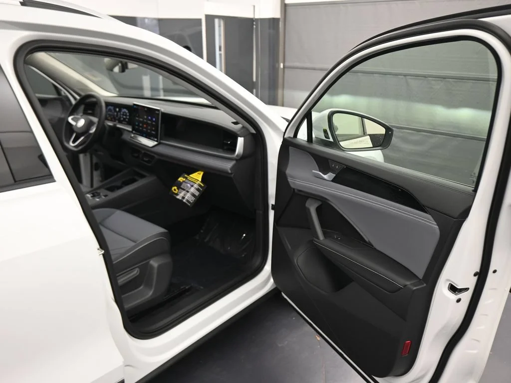 2026 Volkswagen Tiguan SE - Photo 44