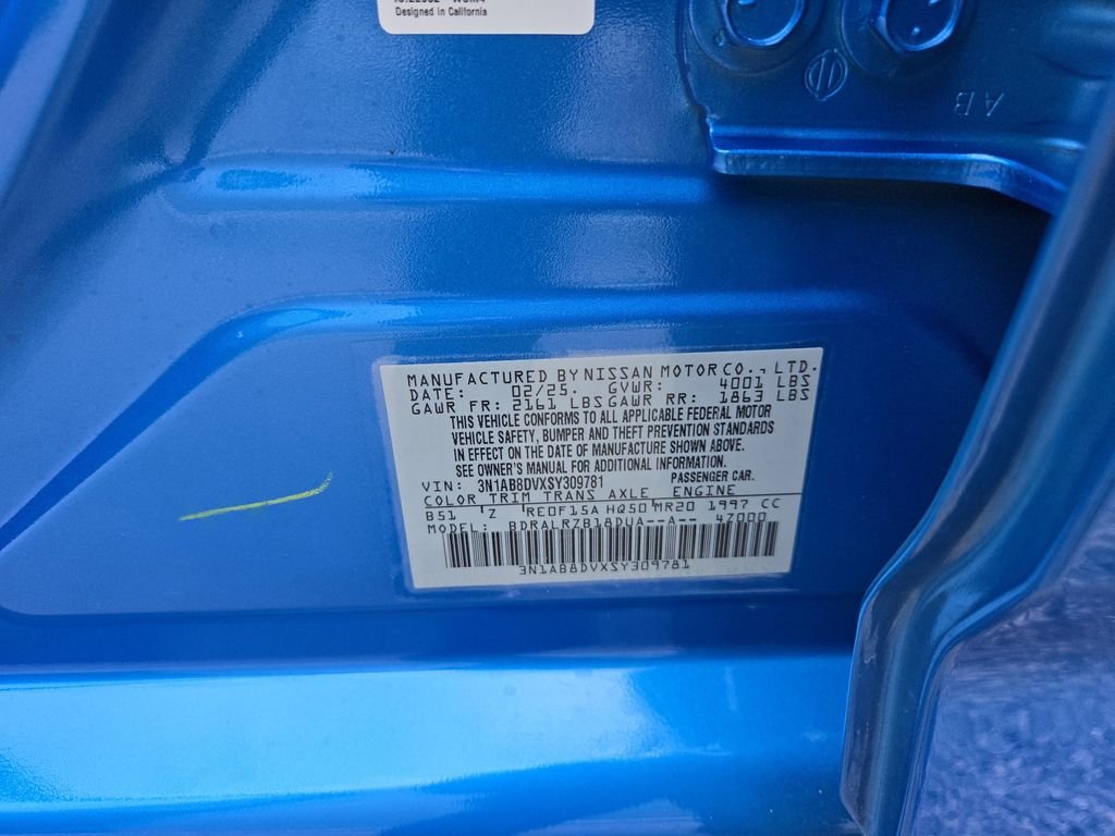 Used 2025 Electric Blue Metallic Nissan SR image 29