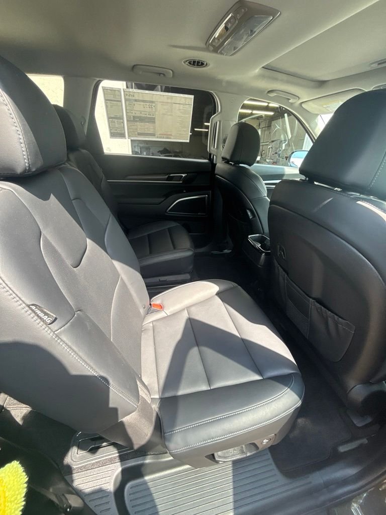 Certified Used 2025 Green Kia S image 25