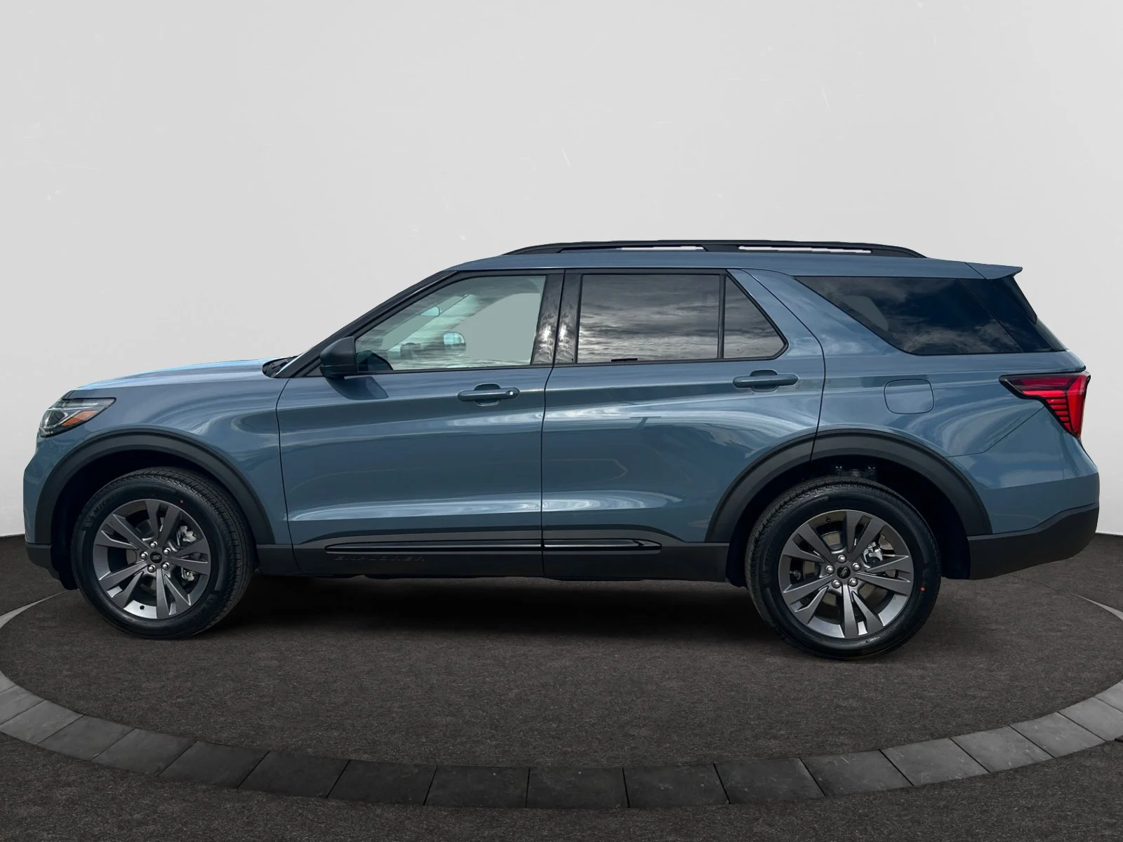 New 2026 Vapour Blue Metallic Ford Active w/200A Pkg image 2