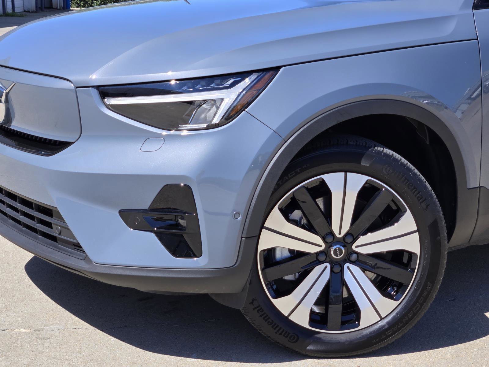 Used 2023 Thunder Gray Metallic Volvo Plus image 7
