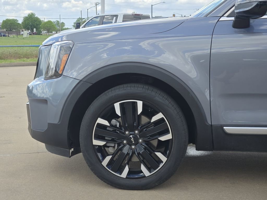 Used 2024 Silver Kia SX image 30