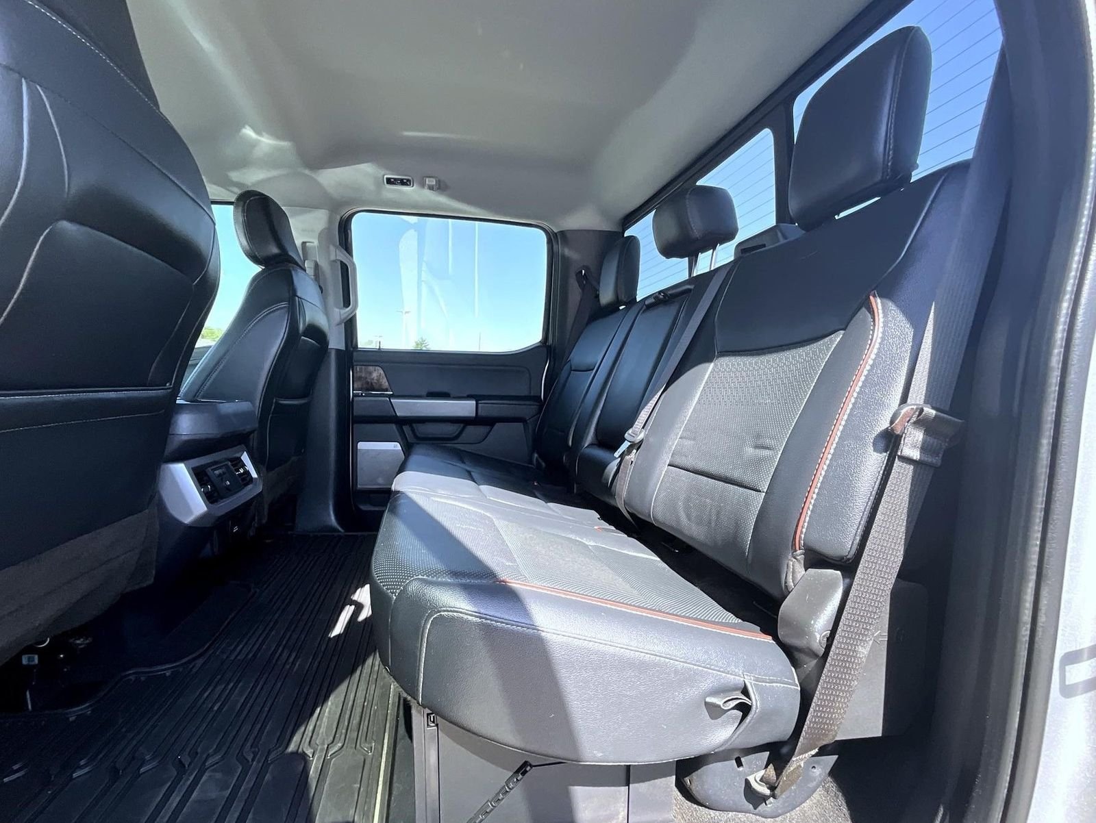 Used 2023 Silver Ford Lariat image 22
