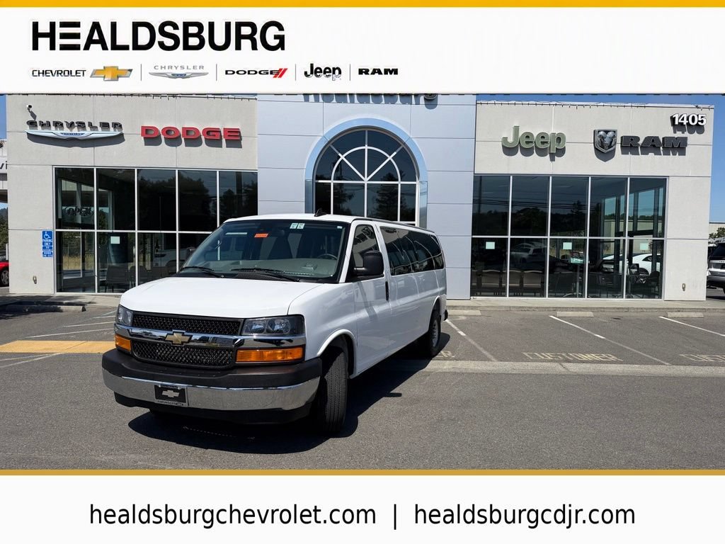 2025 Chevrolet Express 3500 LT Extended's photo