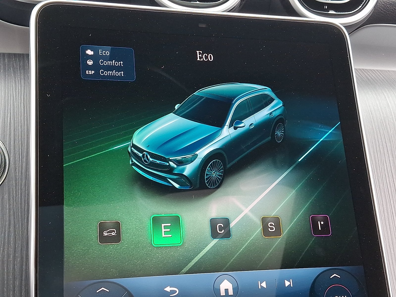 New 2026 Black Mercedes-Benz GLC 300 image 18