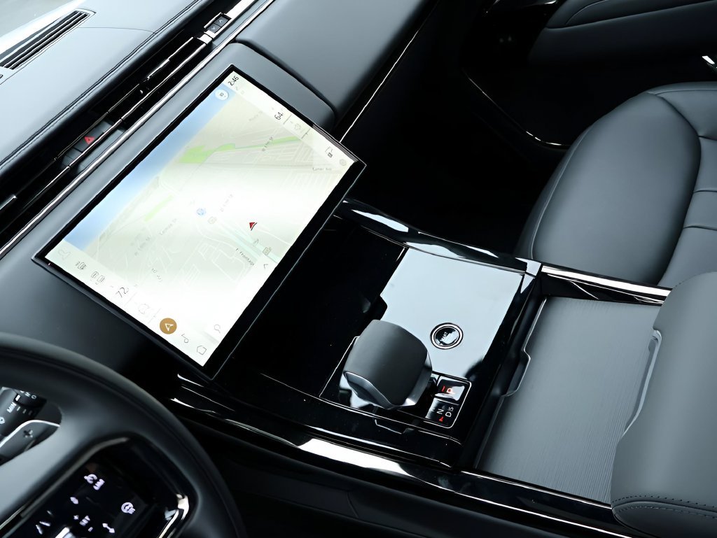 Certified Used 2025 Fuji White Land Rover Dynamic SE image 20