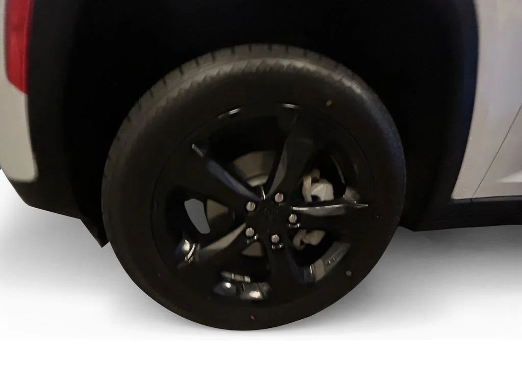 Used 2023 Bright White Jeep Limited image 14