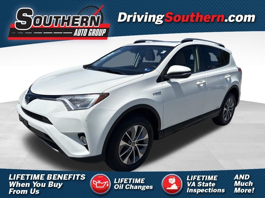 Used 2018 White Toyota XLE image 1