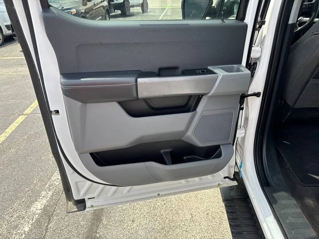 Used 2021 Oxford White Ford XLT image 31