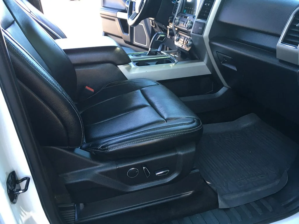 Used 2018 White Ford Lariat image 33