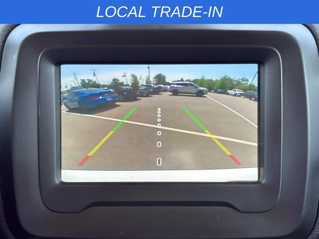Used 2018 White Jeep Latitude image 21