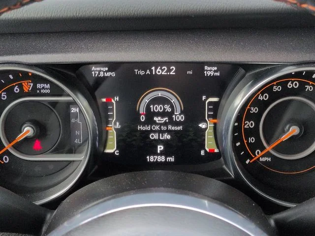 Used 2023 Silver Jeep Mojave image 27